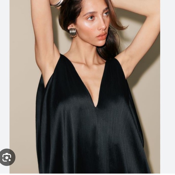 Reformation Sela dress size 2 in black - Picture 2 of 4